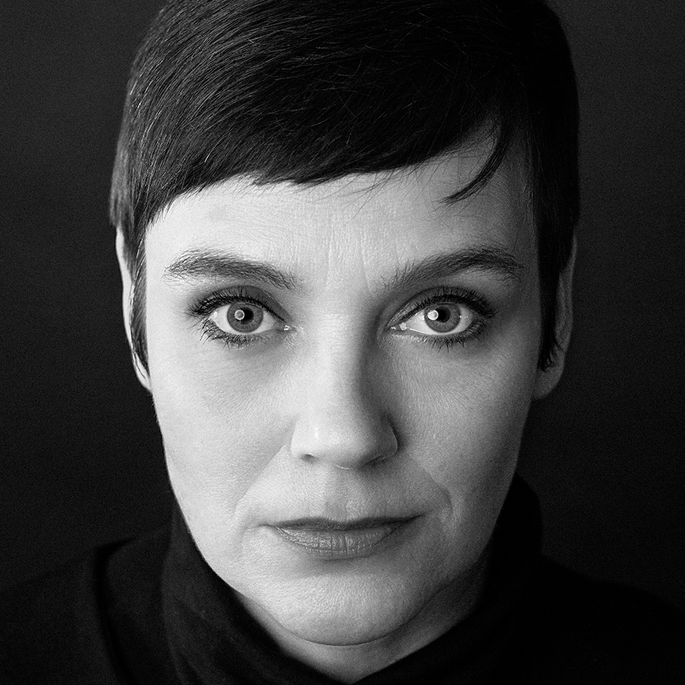 Angelika Haak  ⎢  Videokünstlerin  ⎢  Rösberg bei Köln  ⎢  Portrait März 2022